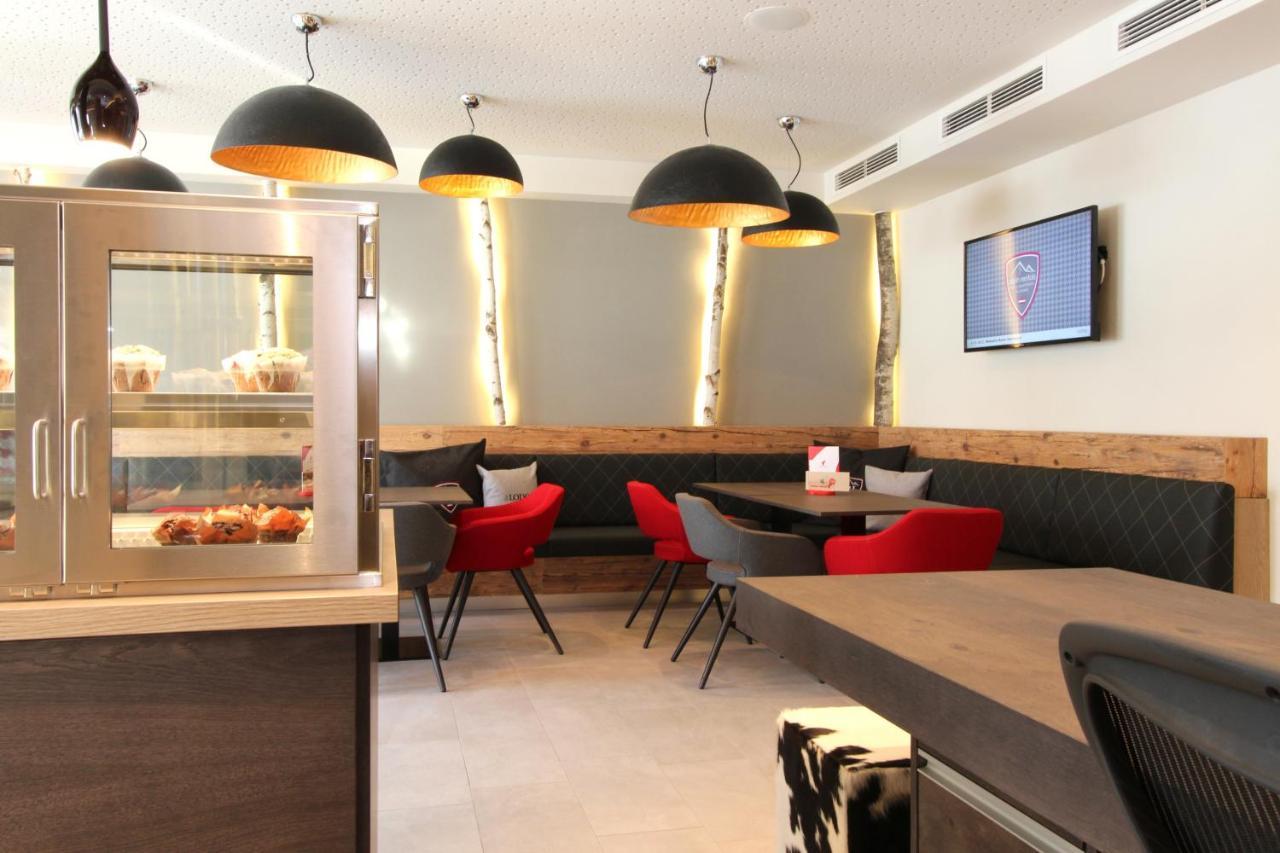 Avenida Mountain Aparthotel 4*
